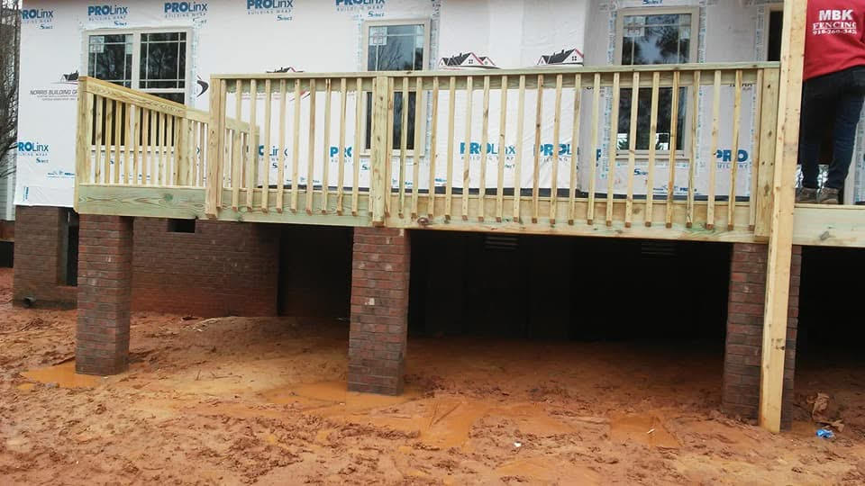 Deck construction by MBK Fencing
